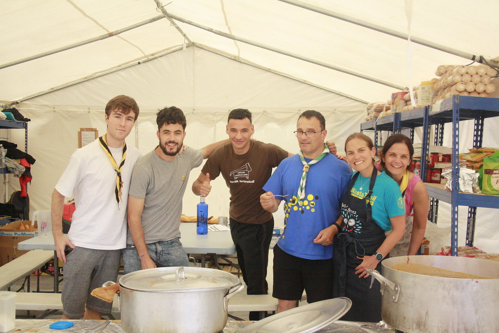 CAMPAMENTO ESKUBELTZ-JATORRAK (LOMA DE MONTIJA)